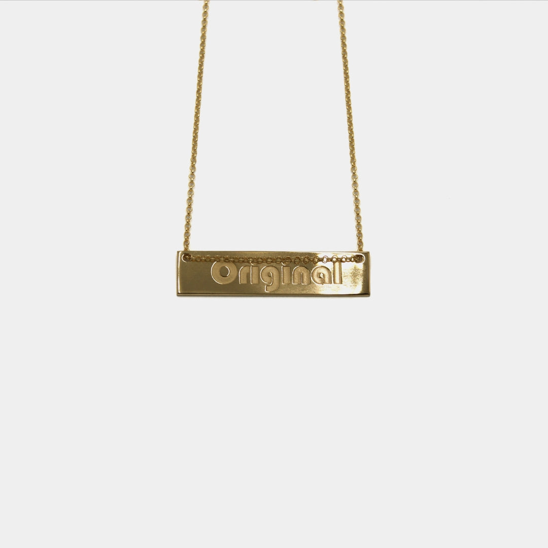 agapi-jewellery-original-collier-fin-message-plaqu-or-42-cm image 1