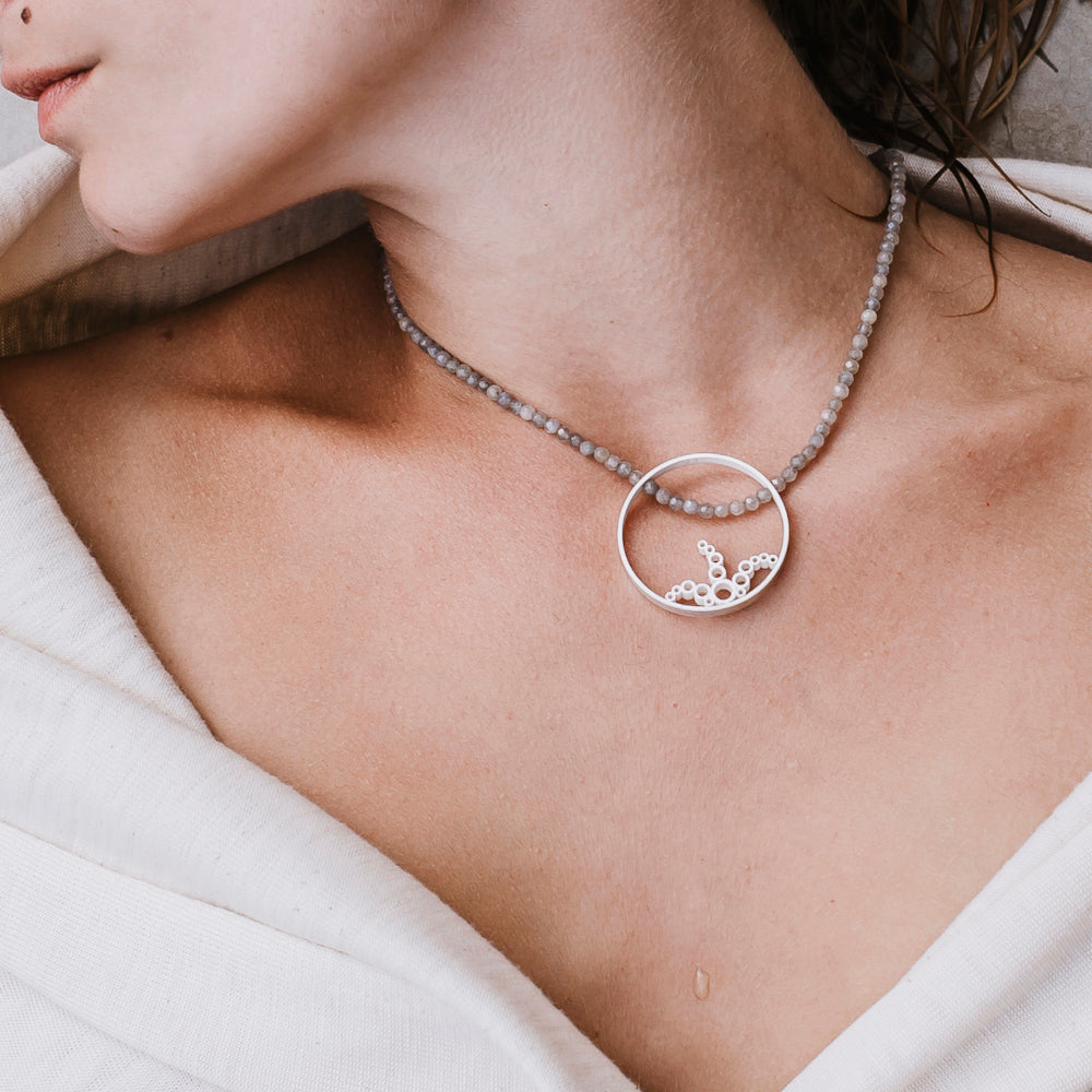 emmanuelle-hamet-abysse-collier-argent-labradorite-44-cm image 2