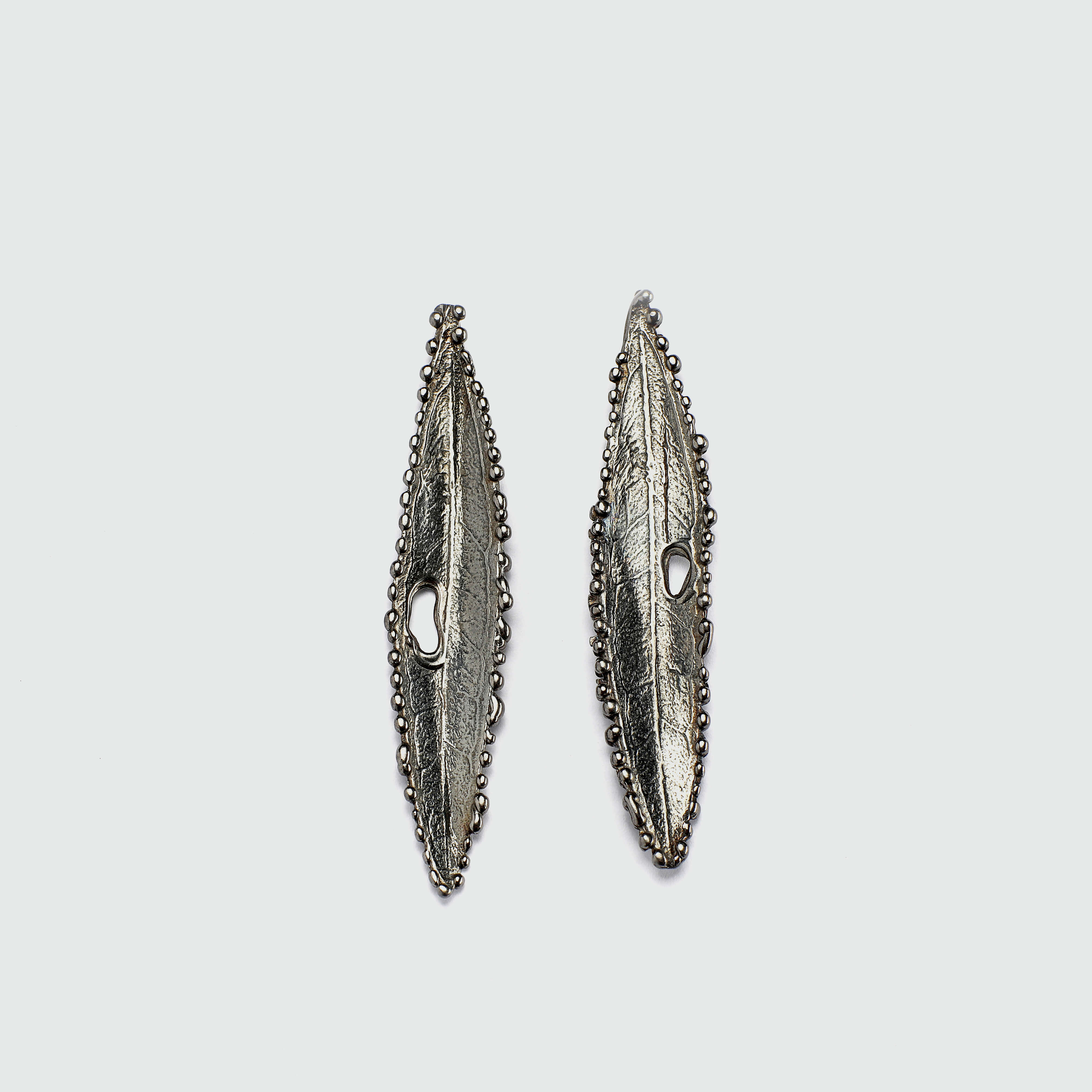agapi-mediterranean-gold-feuilles-olivier-boucles-d-oreilles-argent-rhodium-noir image 3