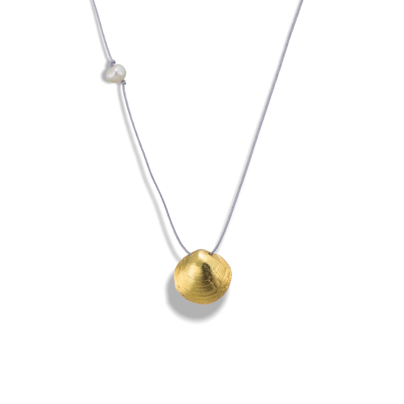 agapi-seastories-romantic-clam-collier-cordon-dor-coquillage image 1