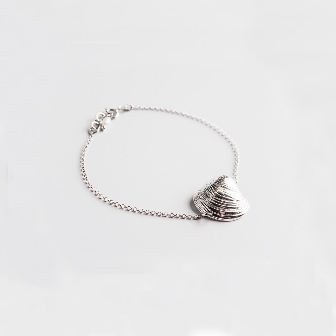 agapi-seastories-master-clam-bracelet-argent-coquillage image 1