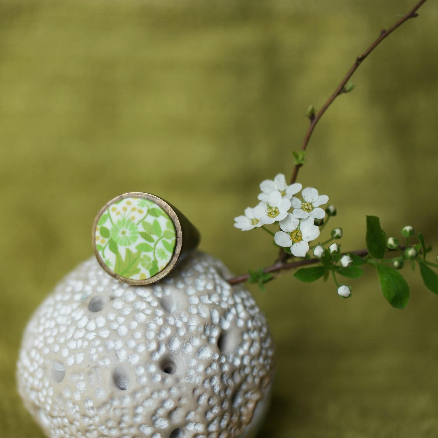 11prunes-doradille-bague-ronde-ajustable-laiton-motif-floral-vert image 2