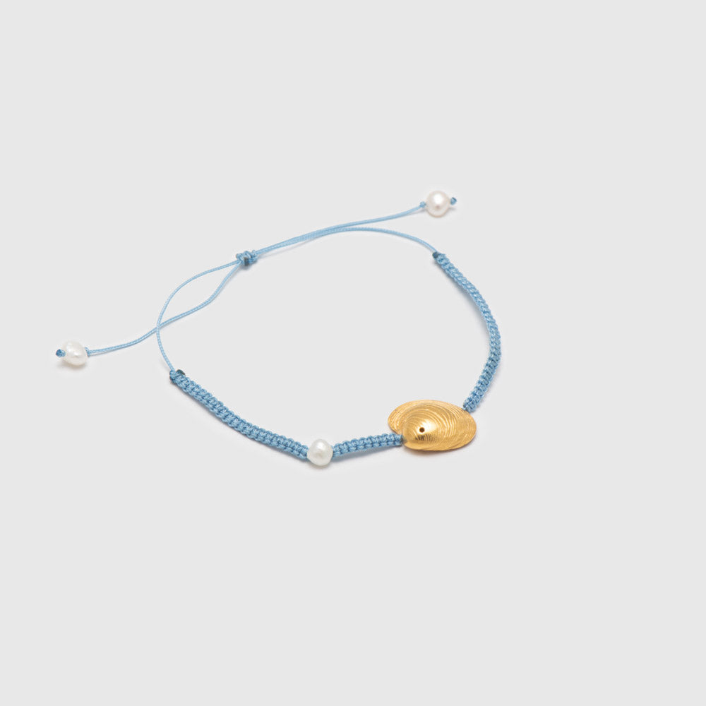 agapi-seastories-master-clam-bracelet-macram-coquillage-dor image 4