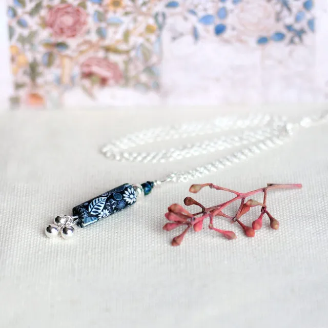 11prunes-hell-bore-sautoir-argent-925-bleu-nuit-floral image 1