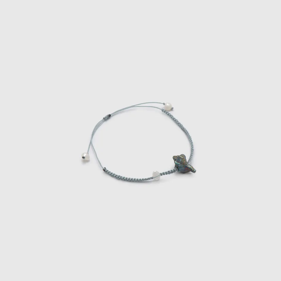 agapi-seastories-seashell-bracelet-macram-bleu-clair image 1