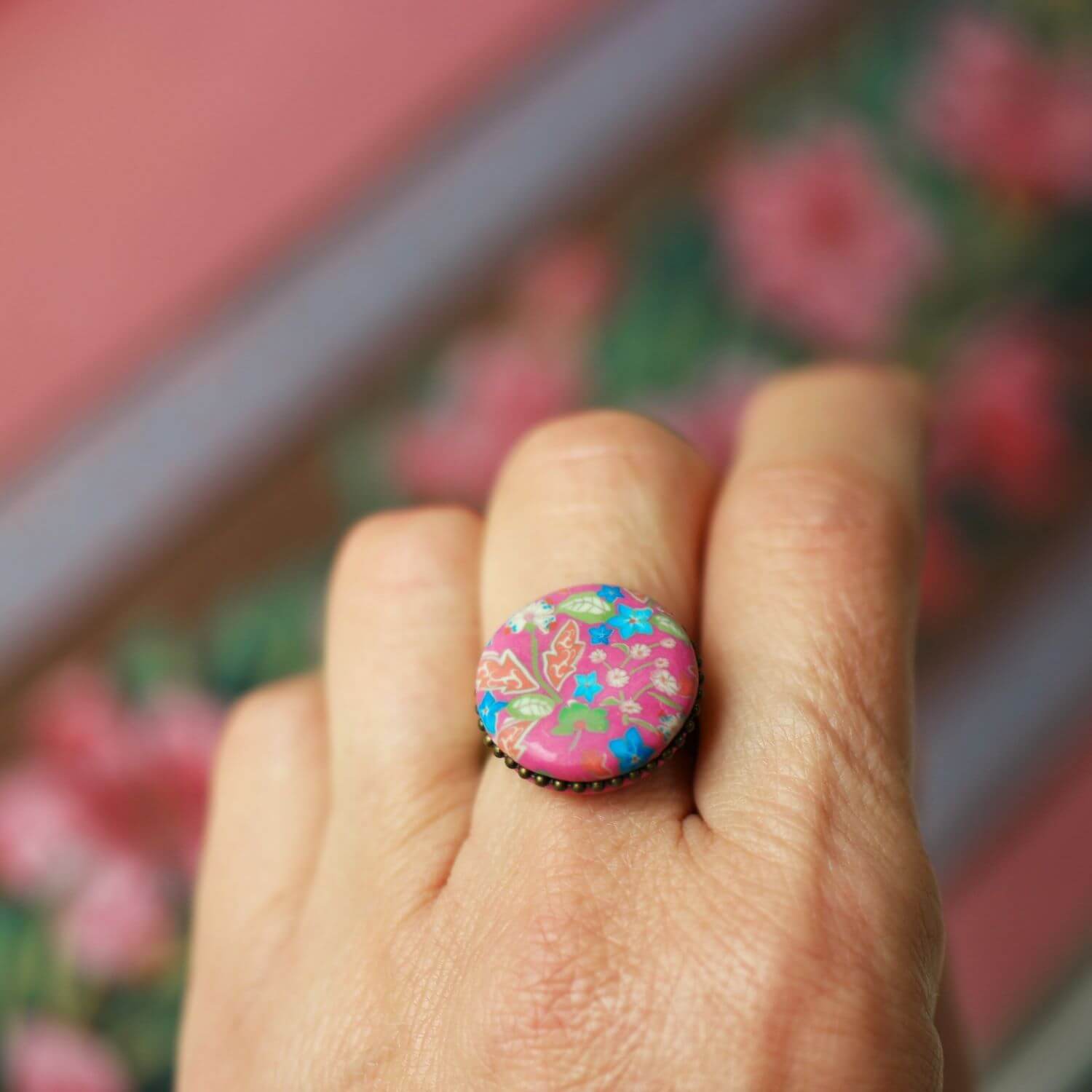 11prunes-mirabilis-bague-fantaisie-ronde-rose-et-bleu-floral image 5