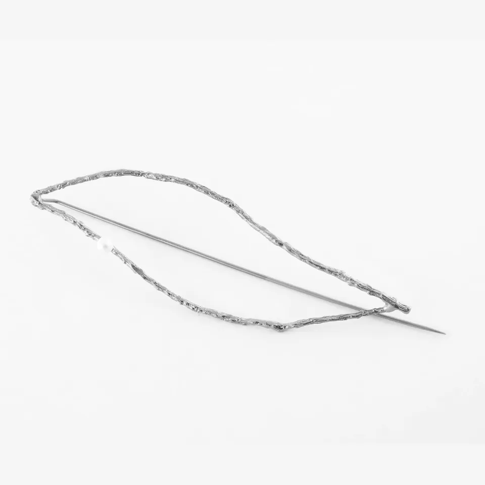 agapi-brooches-feuille-branchages-broche-argent-perle-eau-douce image 1