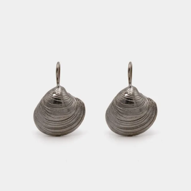 agapi-seastories-master-clam-boucles-oreilles-rhodium-noir image 1
