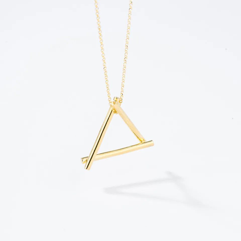 agapi-arcana-sacred-triangle-collier-cha-ne-plaqu-or image 1