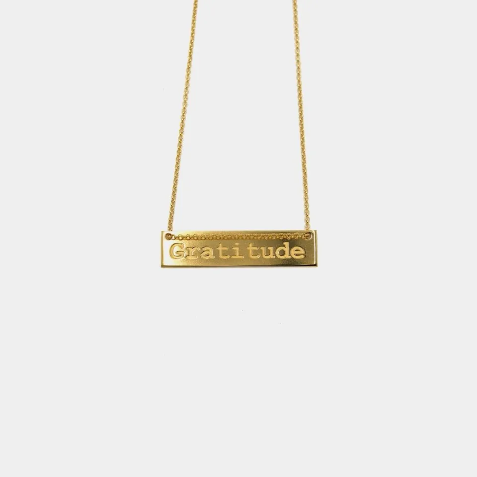 agapi-ids-gratitude-collier-plaquette-dor image 1