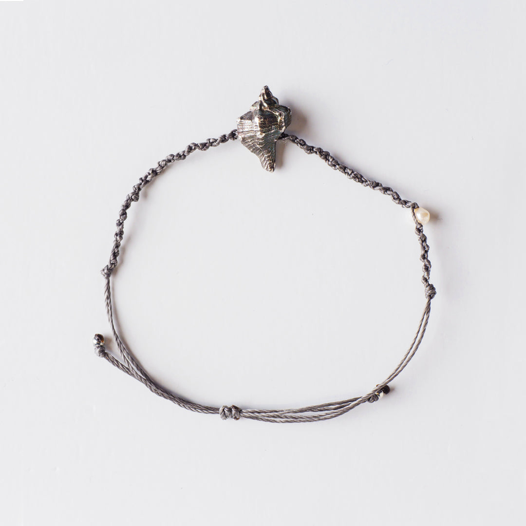 agapi-seastories-seashell-extravaganza-bracelet-macram-gris image 3