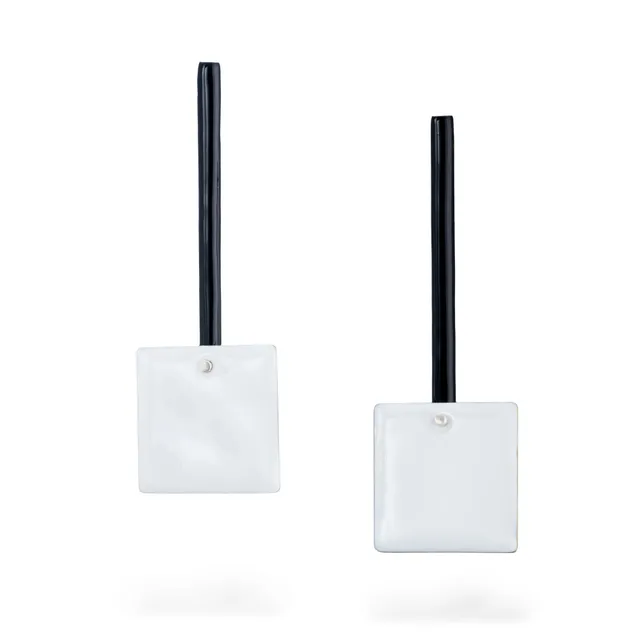 agapi-bau-square-boucles-oreilles-mail-blanc-10-cm image 1
