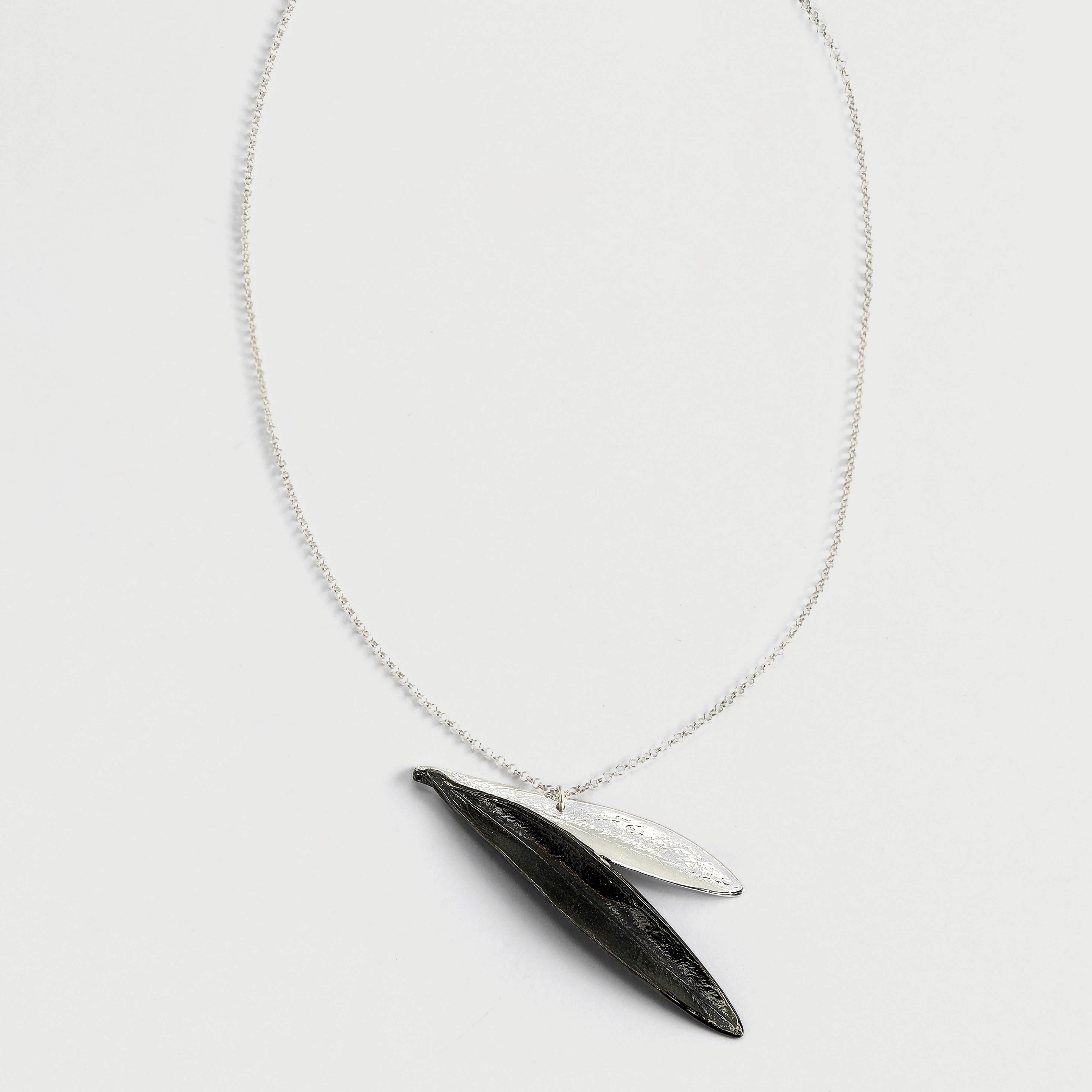 agapi-mediterranean-gold-eirini-collier-cha-ne-feuille-olivier image 3