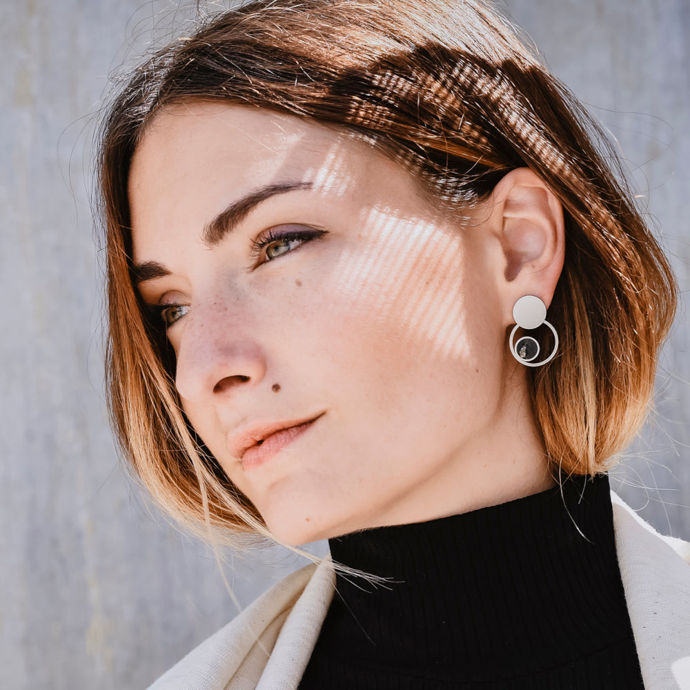 emmanuelle-hamet-eclipse-boucles-argent-pyrite-ardoise-27-mm image 1