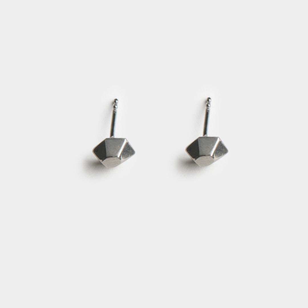 agapi-love-symbols-little-desire-clous-argent-rhodium-noir image 4