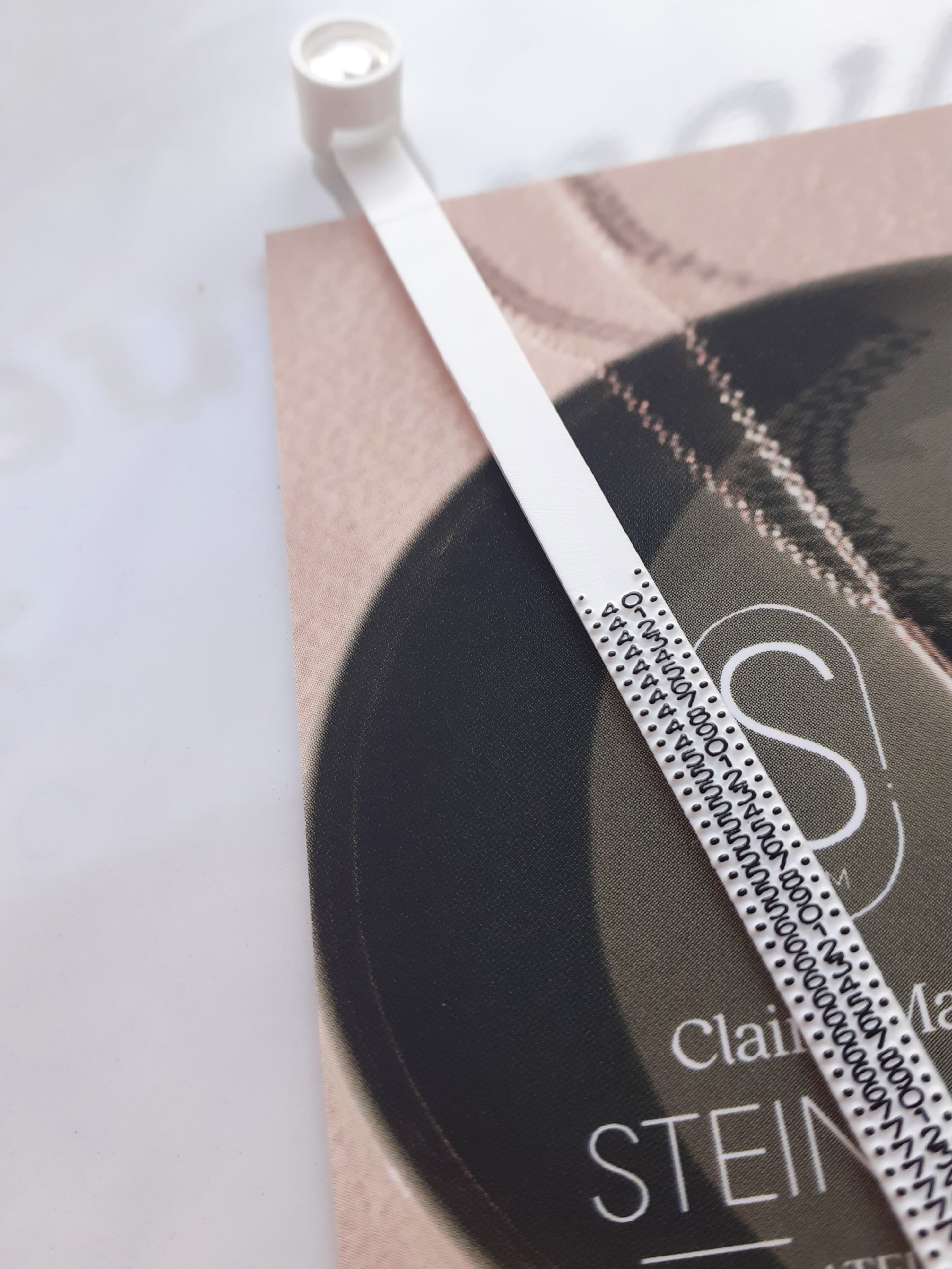 atelier-claire-marie-steinmetz-baguier-mesure-taille-bague-plastique image 3