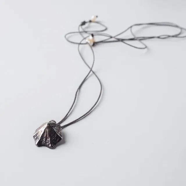 agapi-seastories-rock-limpet-collier-cordon-patine-rainbow image 1