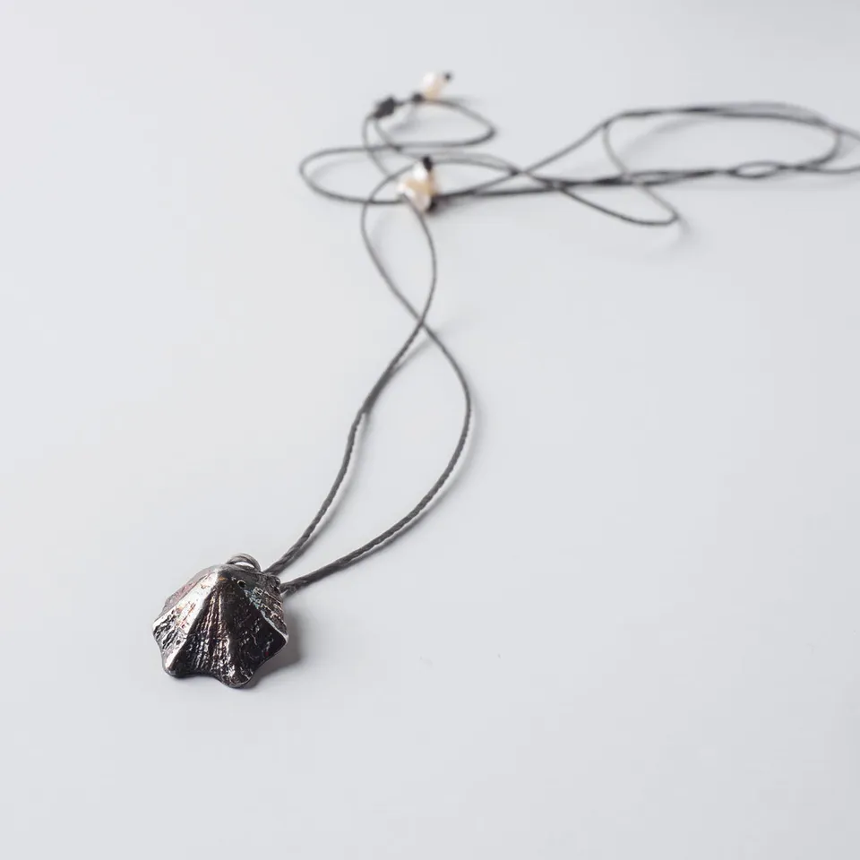 agapi-seastories-rock-limpet-collier-cordon-patine-rainbow image 1