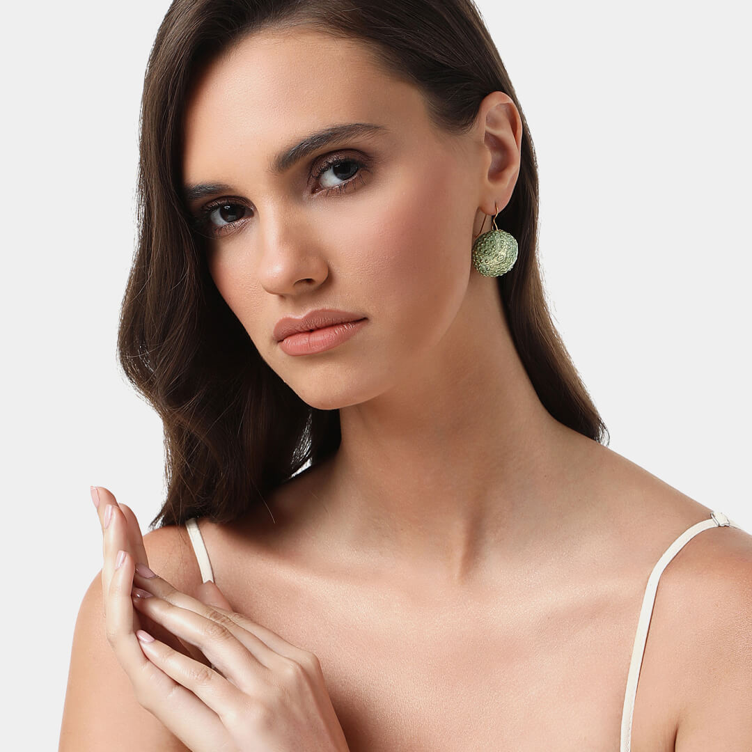 agapi-seastories-big-urchin-boucles-d-oreilles-vert-laiton image 2