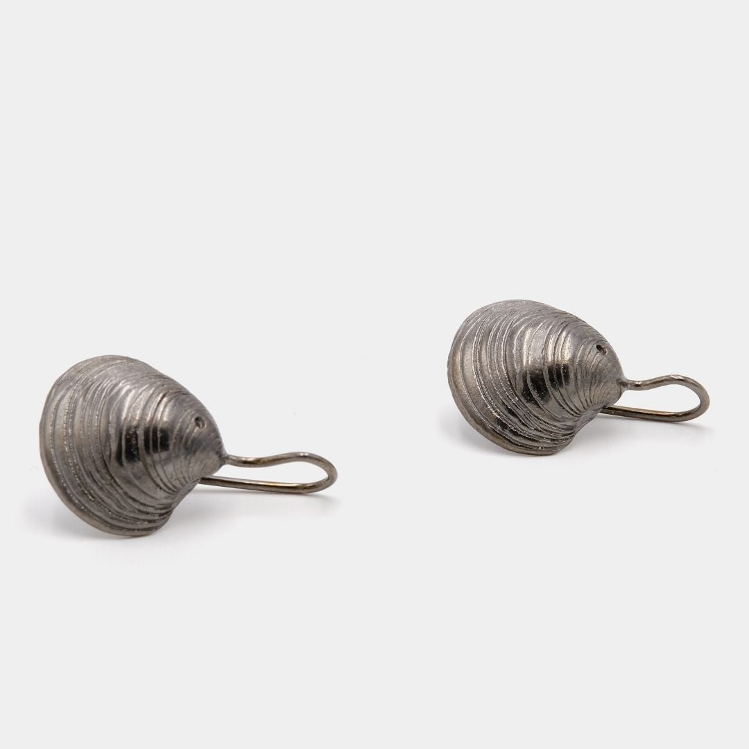 agapi-seastories-master-clam-boucles-oreilles-rhodium-noir image 3