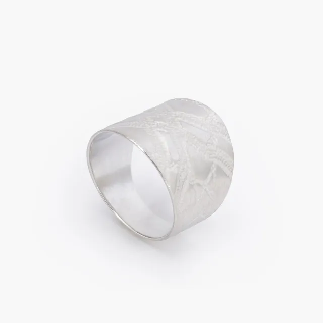 atelier-claire-marie-steinmetz-paysage-bague-large-argent-925-dentelle image 1