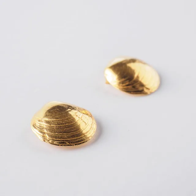 agapi-seastories-romantic-clams-clous-argent-dor-1-cm image 1