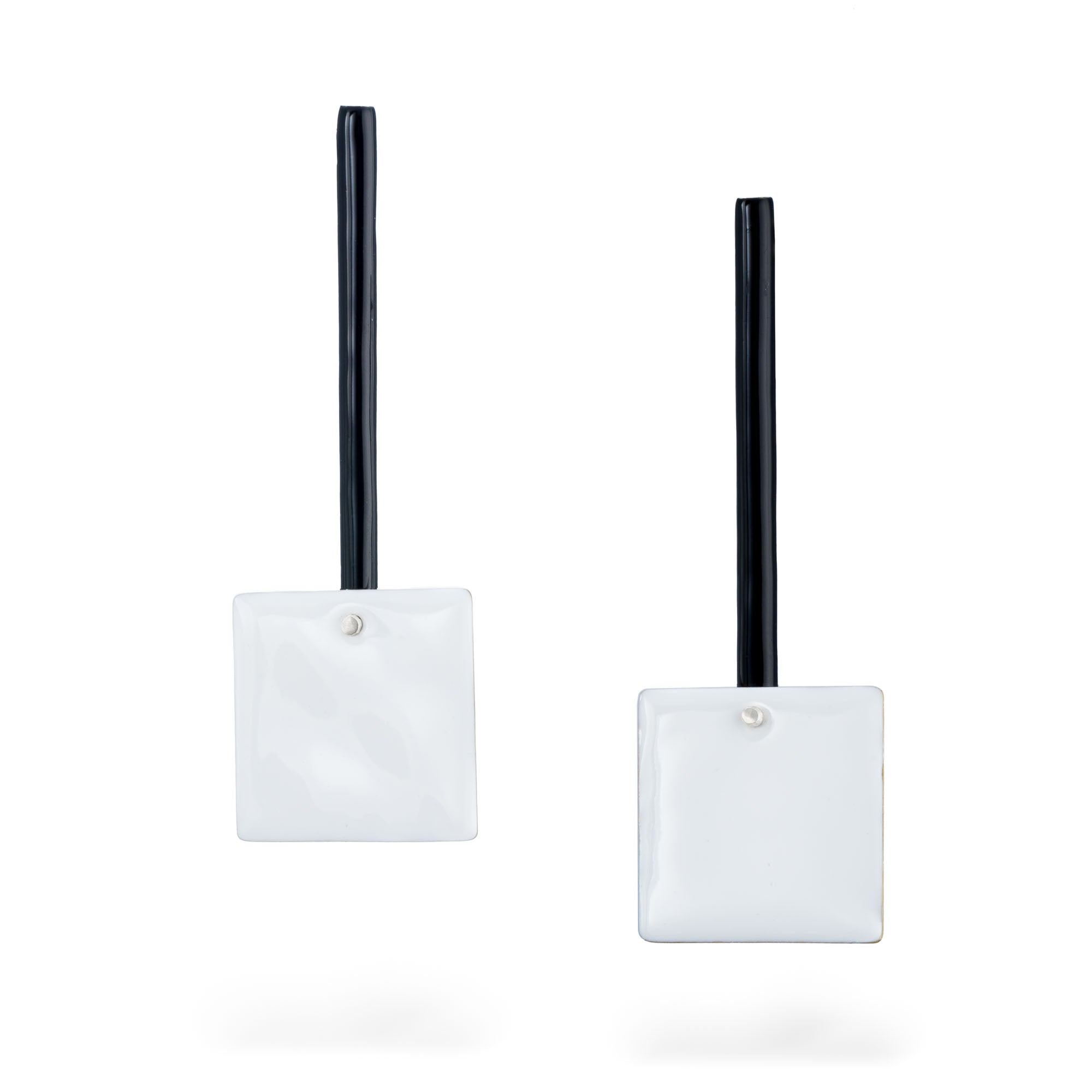 agapi-bau-square-boucles-oreilles-mail-blanc-10-cm image 1