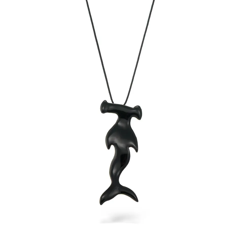 agapi-the-fish-requin-martel-collier-cordon-noir-mail image 1