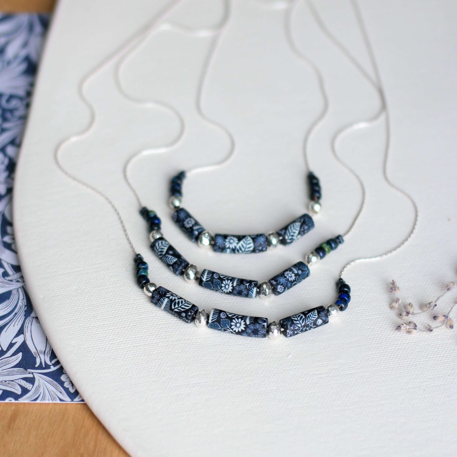 11prunes-hell-bore-collier-argent-925-bleu-nuit-floral image 4