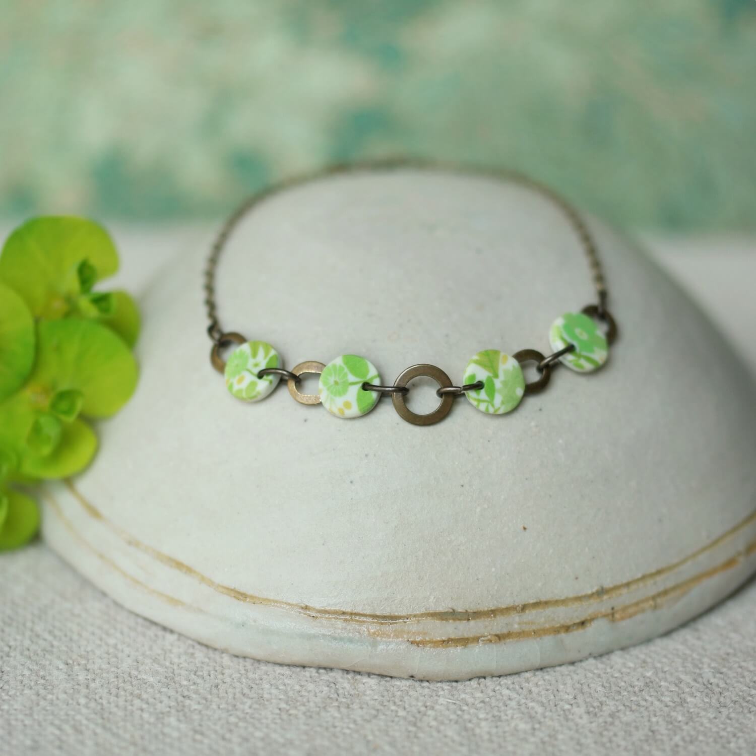 11prunes-doradille-bracelet-fin-cercles-laiton-vert-vif image 3