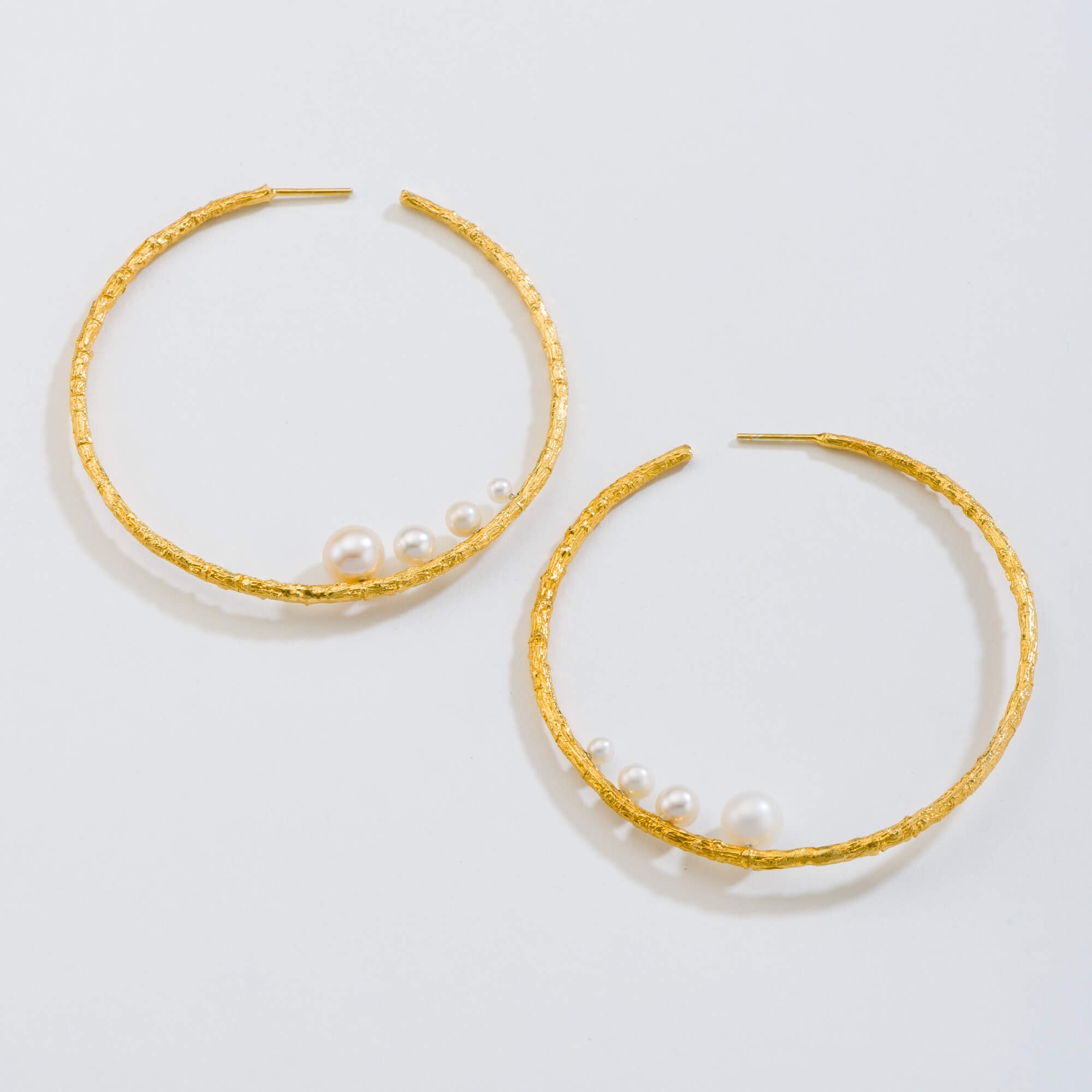 agapi-seastories-large-hoops-boucles-perles-plaqu-or image 1