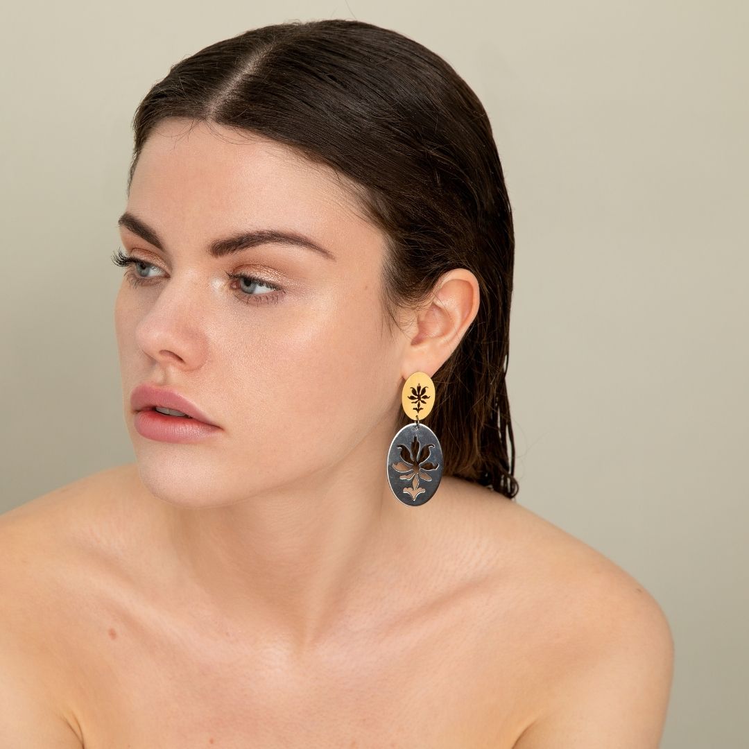 agapi-anthology-pelargonium-boucles-d-oreilles-pendantes-dor-rhodium-noir image 2