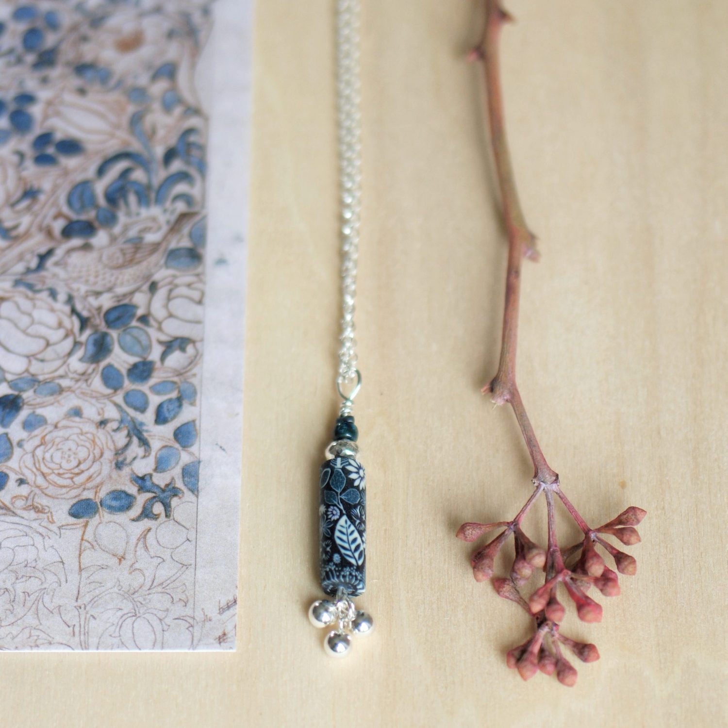 11prunes-hell-bore-sautoir-argent-925-bleu-nuit-floral image 4