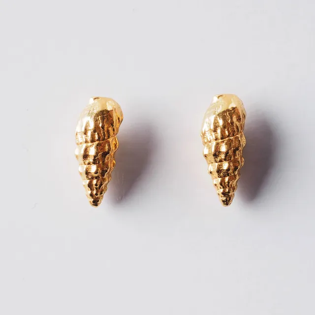 agapi-seastories-wild-seashell-clous-oreilles-plaqu-or image 1