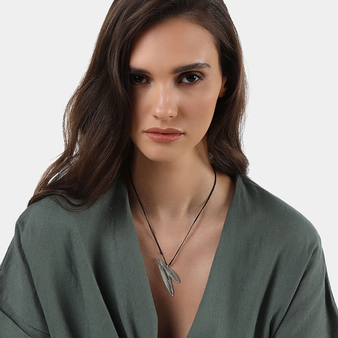 agapi-mediterranean-eirini-collier-feuille-olivier-argent image 2
