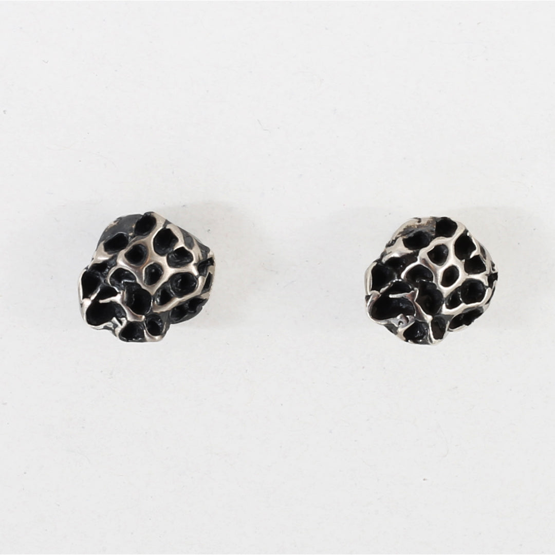 agapi-seastories-boucles-d-oreilles-corail-noir-oxyd-argent image 3