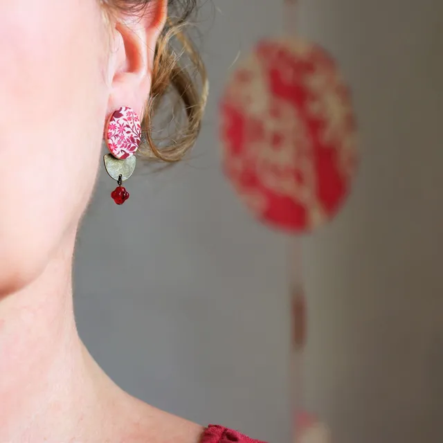 11prunes-astrance-clous-d-oreilles-ovales-floraux-rouges image 1