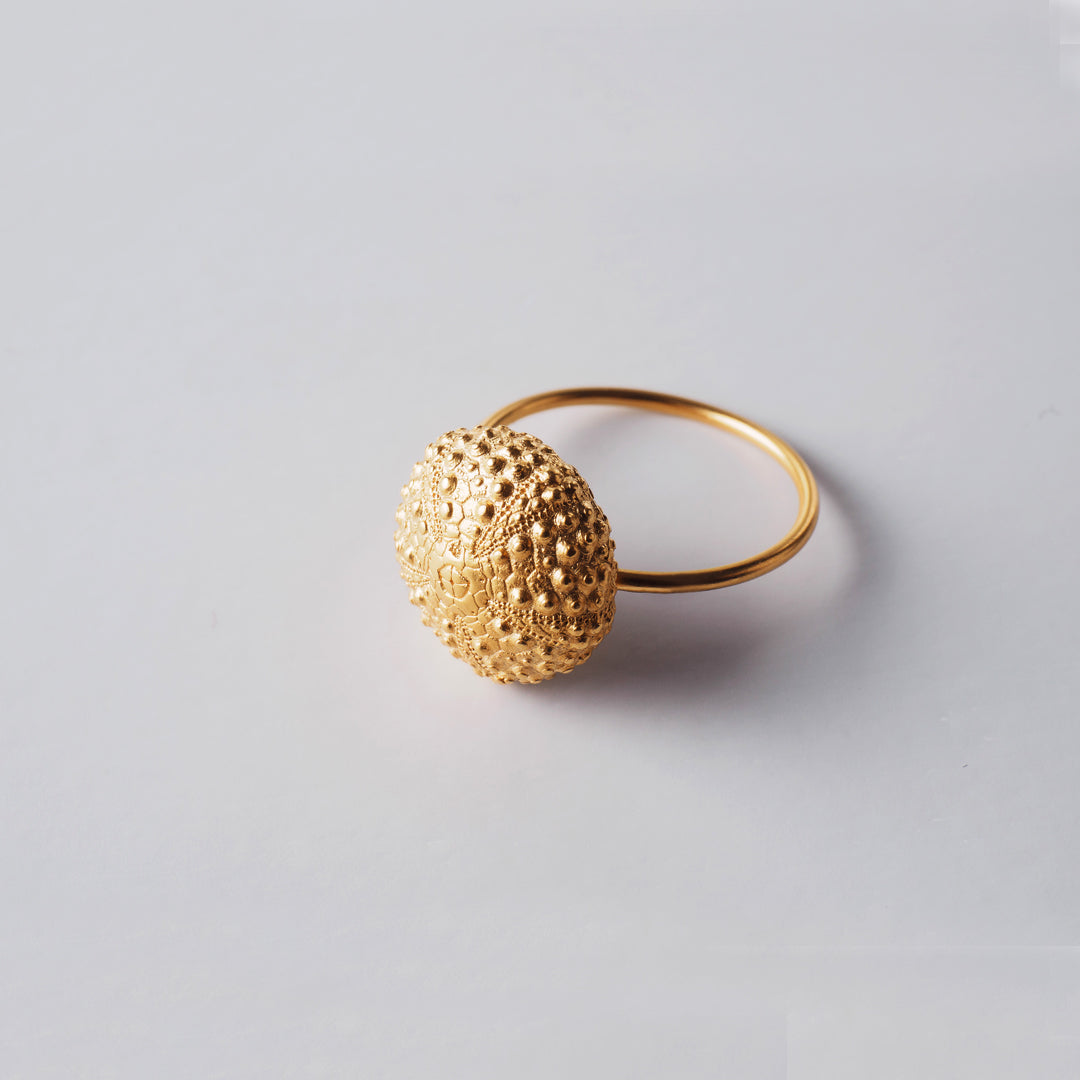 agapi-seastories-urchin-bague-dor-e-plaqu-or-24k image 1