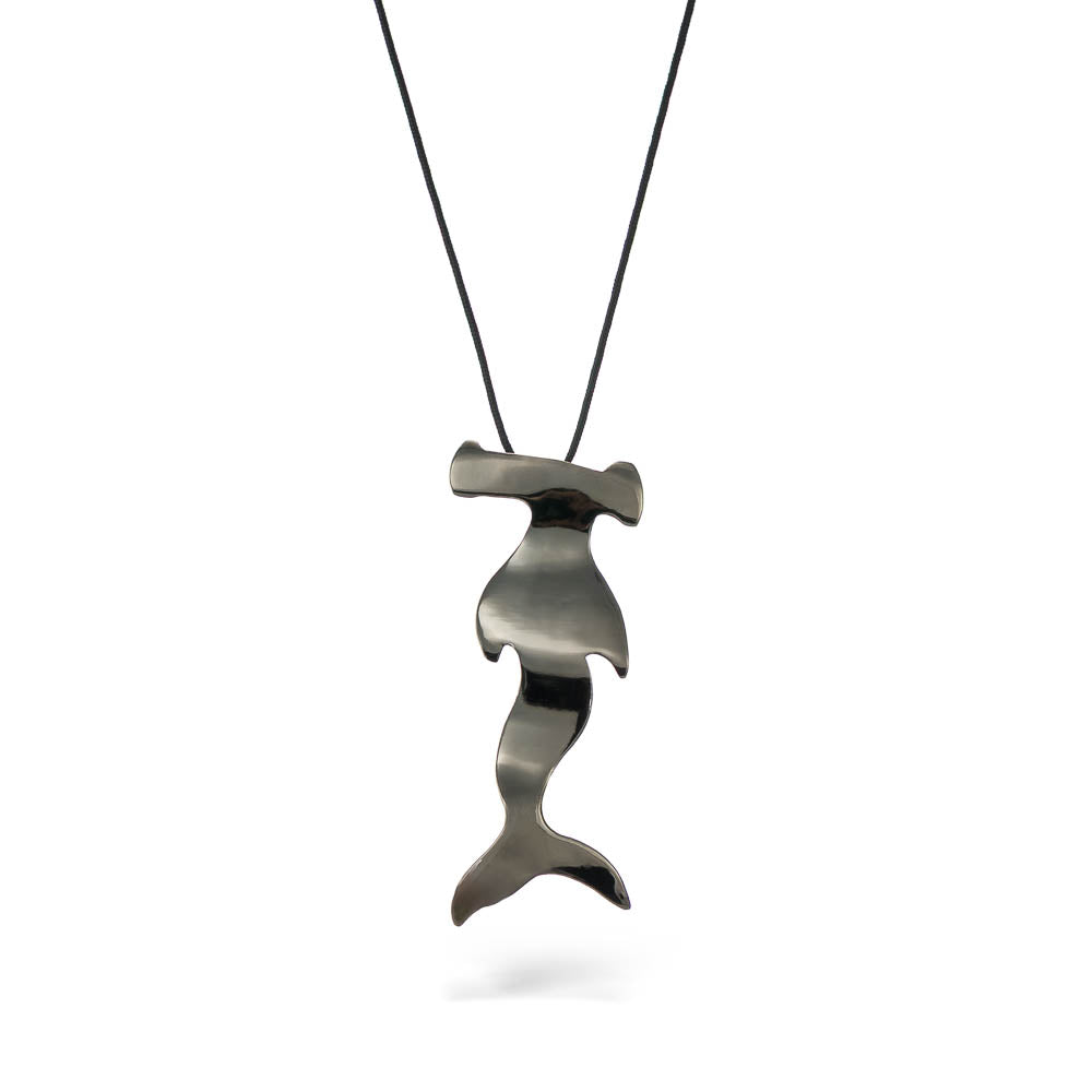 agapi-the-fish-hammered-shark-collier-cordon-rhodium-noir-requin image 1