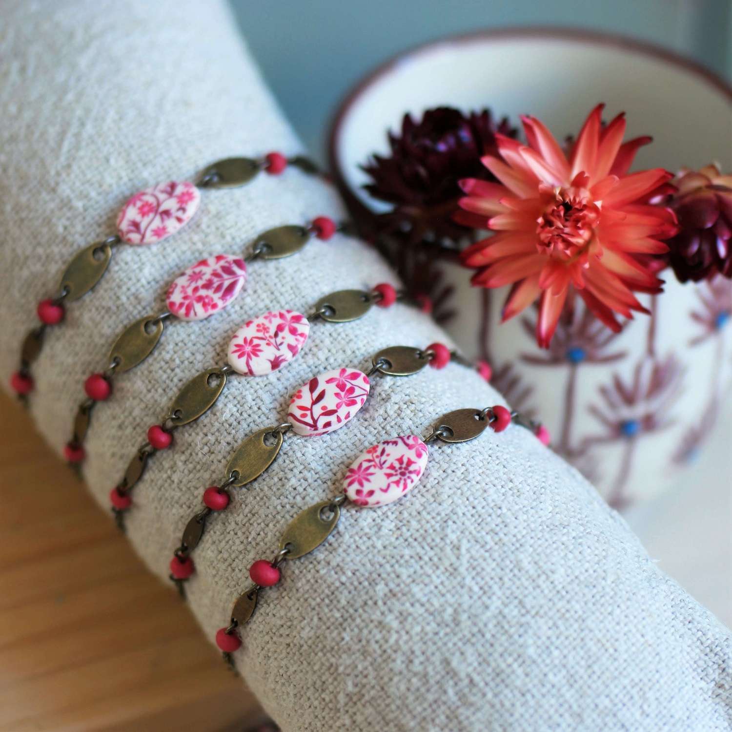 11prunes-astrance-bracelet-laiton-floral-rouge-16-cm image 2