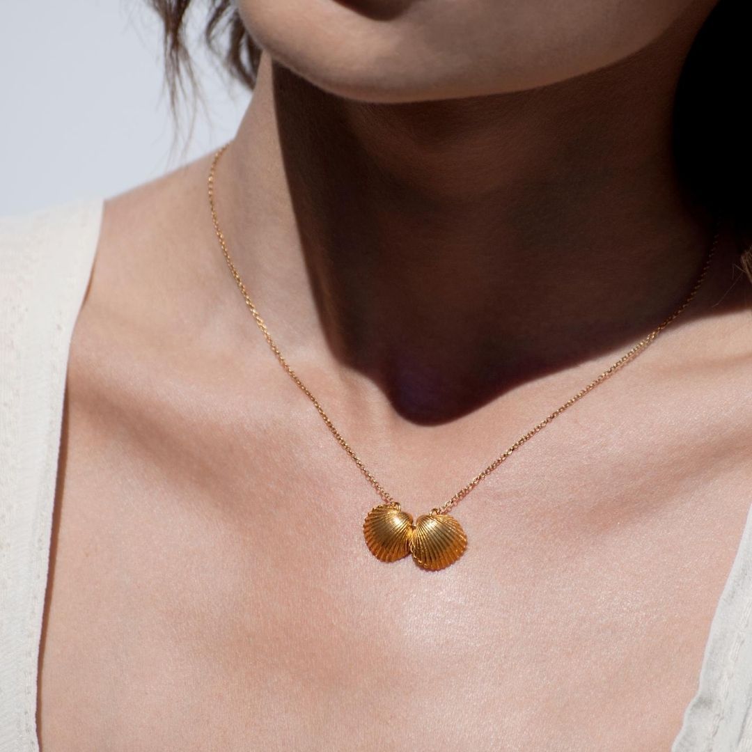agapi-seastories-twin-oysters-collier-cha-ne-dor image 2