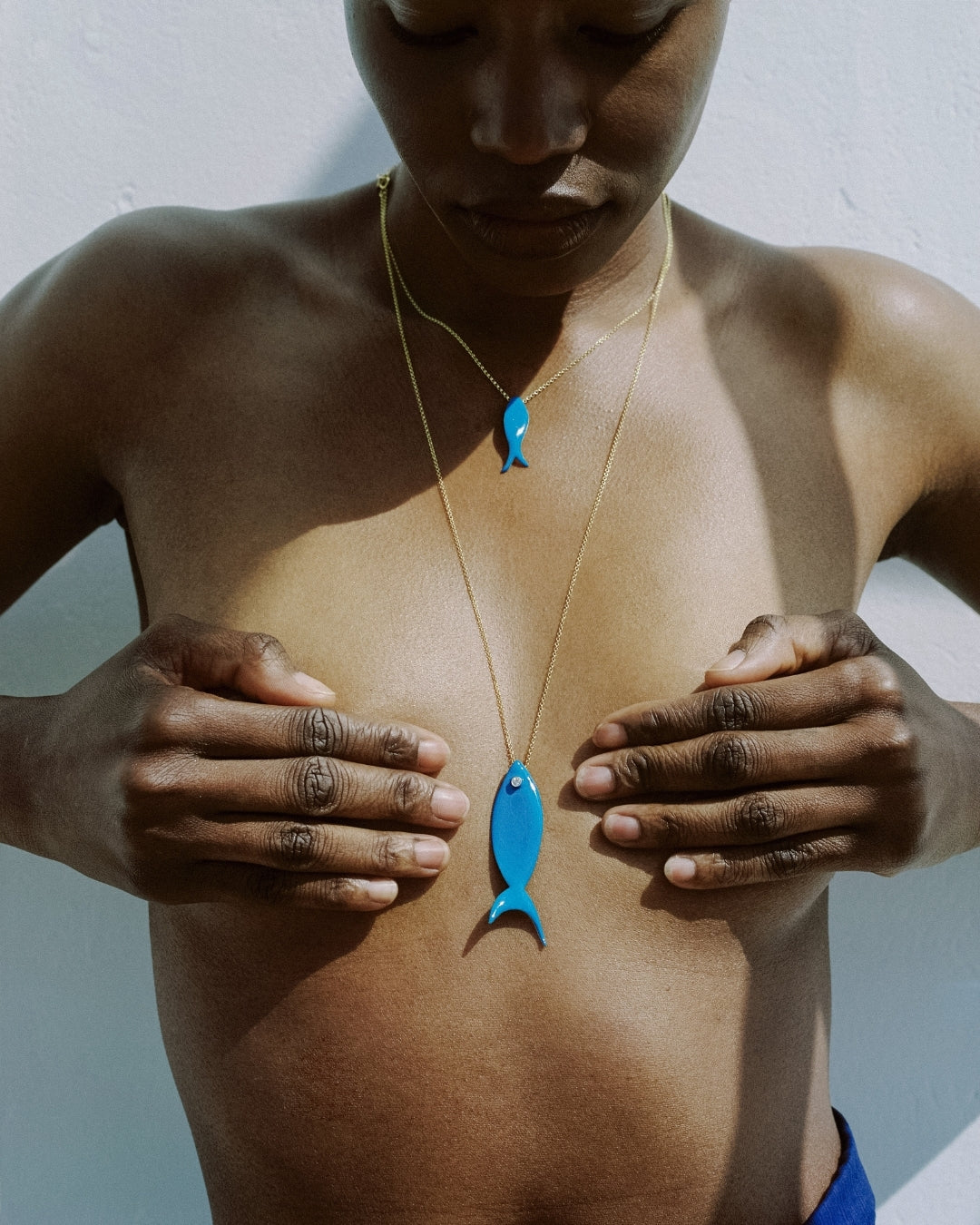agapi-the-fish-small-fish-collier-poisson-bleu-40-cm image 2