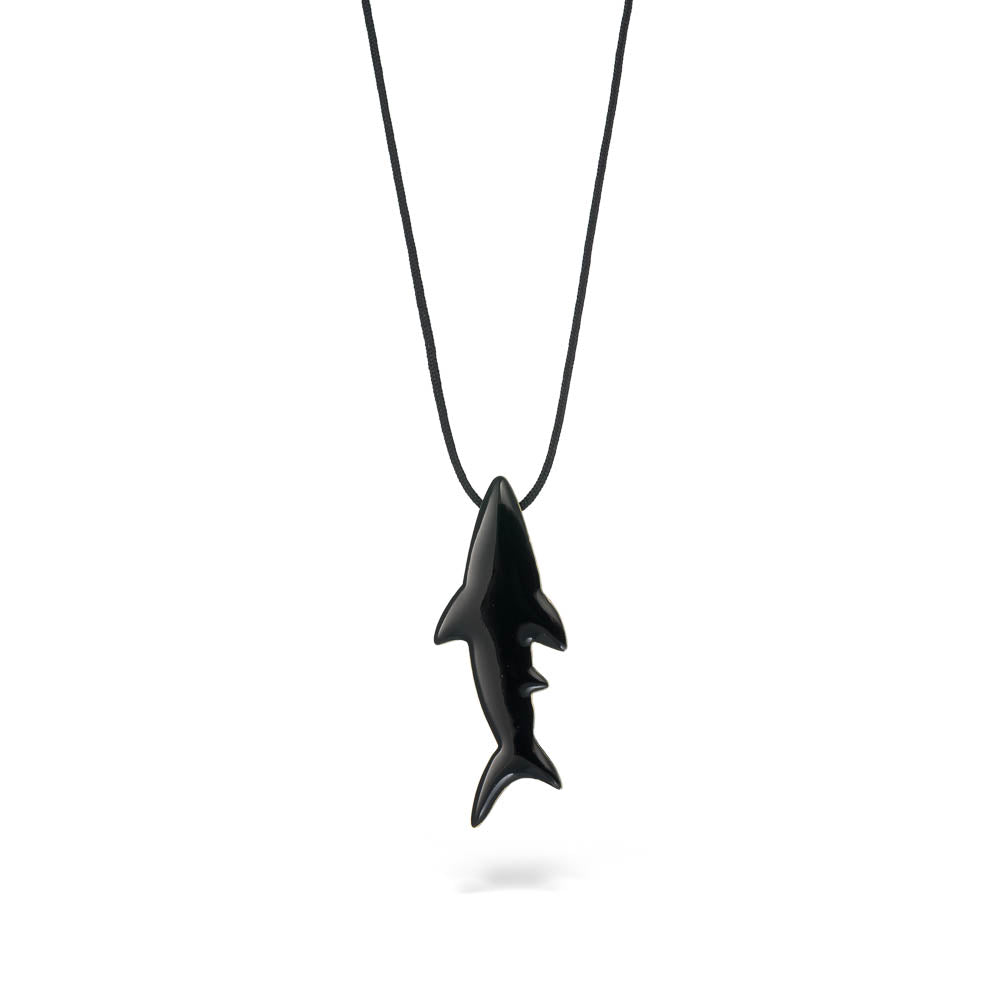 agapi-jewellery-the-fish-collier-requin-noir-cordon-mail image 1