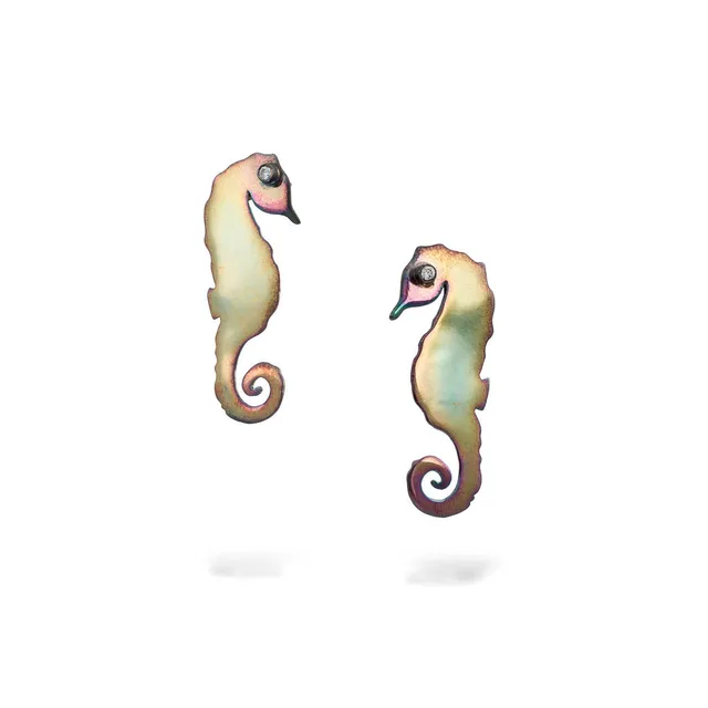 agapi-the-fish-seahorse-boucles-d-oreilles-patine-arc-en-ciel image 1