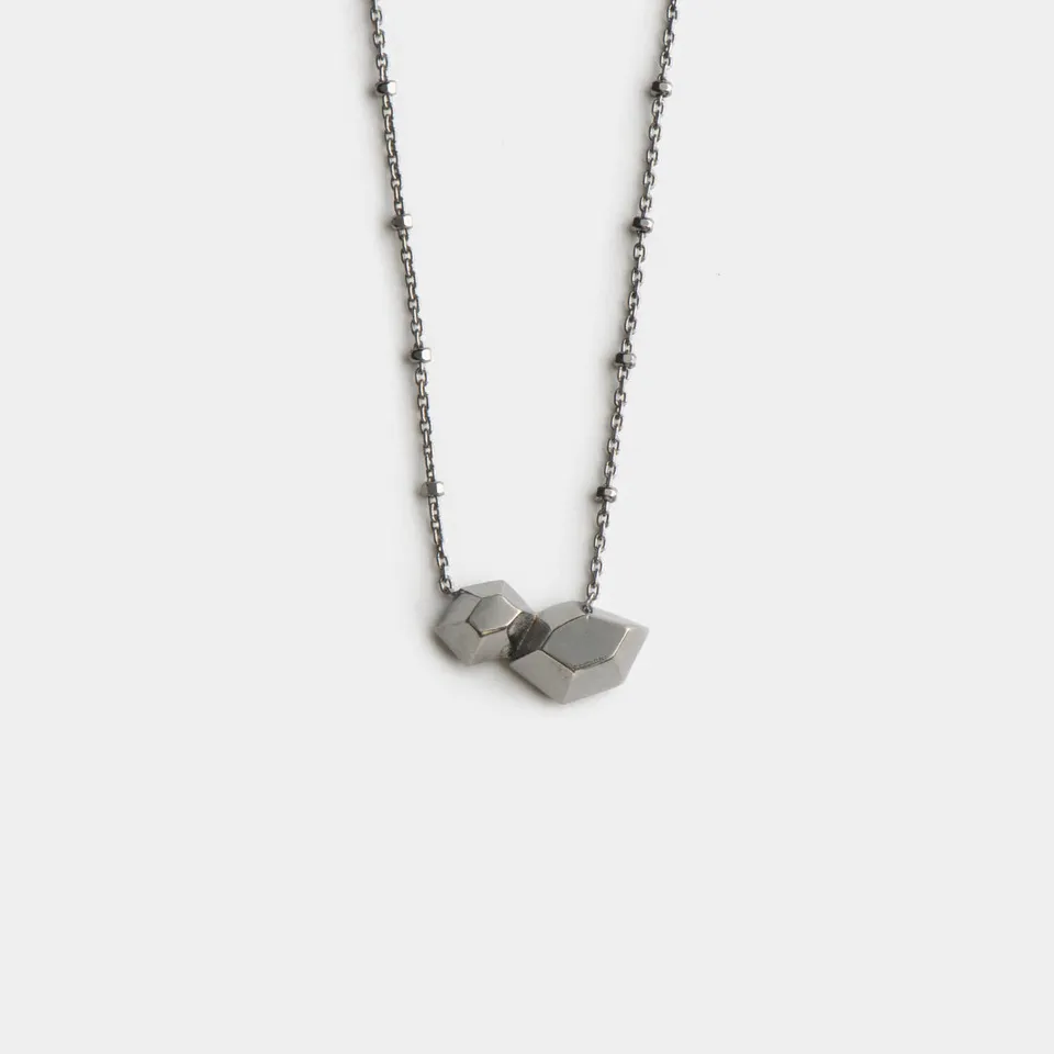 agapi-diamonds-dreams-repeated-dream-collier-rhodium-noir image 1