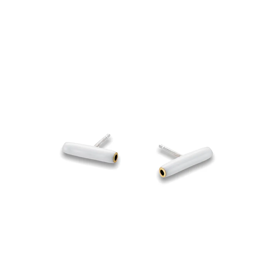 agapi-bau-jewels-lines-clous-d-oreilles-blanc-mail image 1
