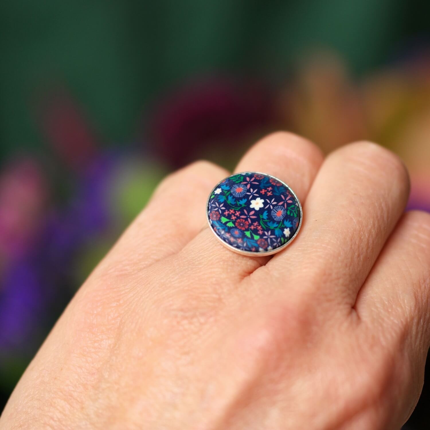 11prunes-nolana-bague-cabochon-floral-bleu-rose-argent-925-ajustable image 4