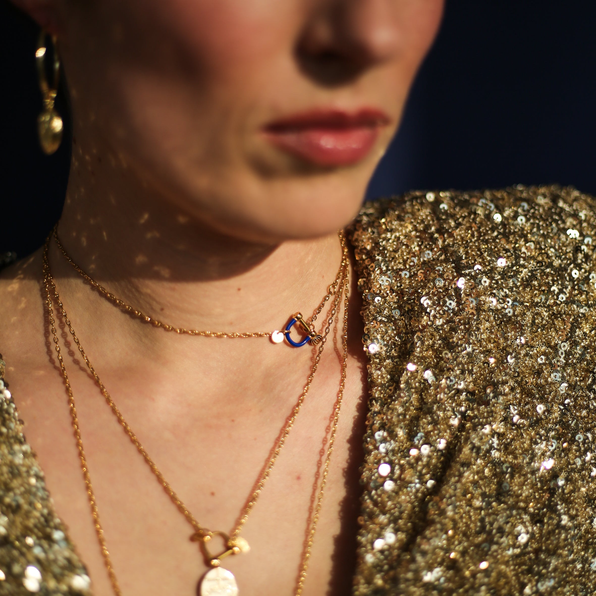 armeria-manilles-collier-manille-bleue-acier-dor-49-cm image 4
