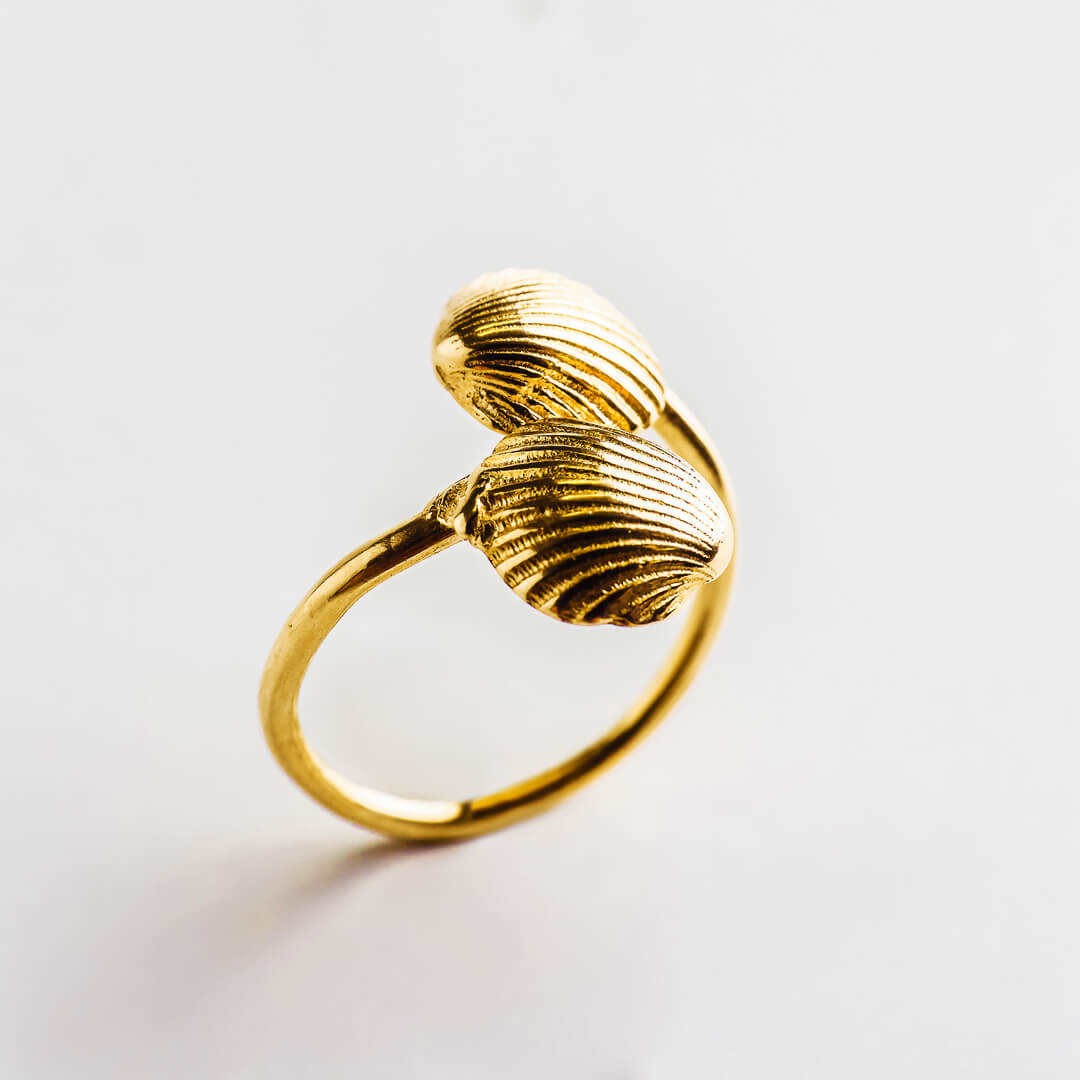 agapi-seastories-twin-oysters-bague-r-glable-dor-e image 1