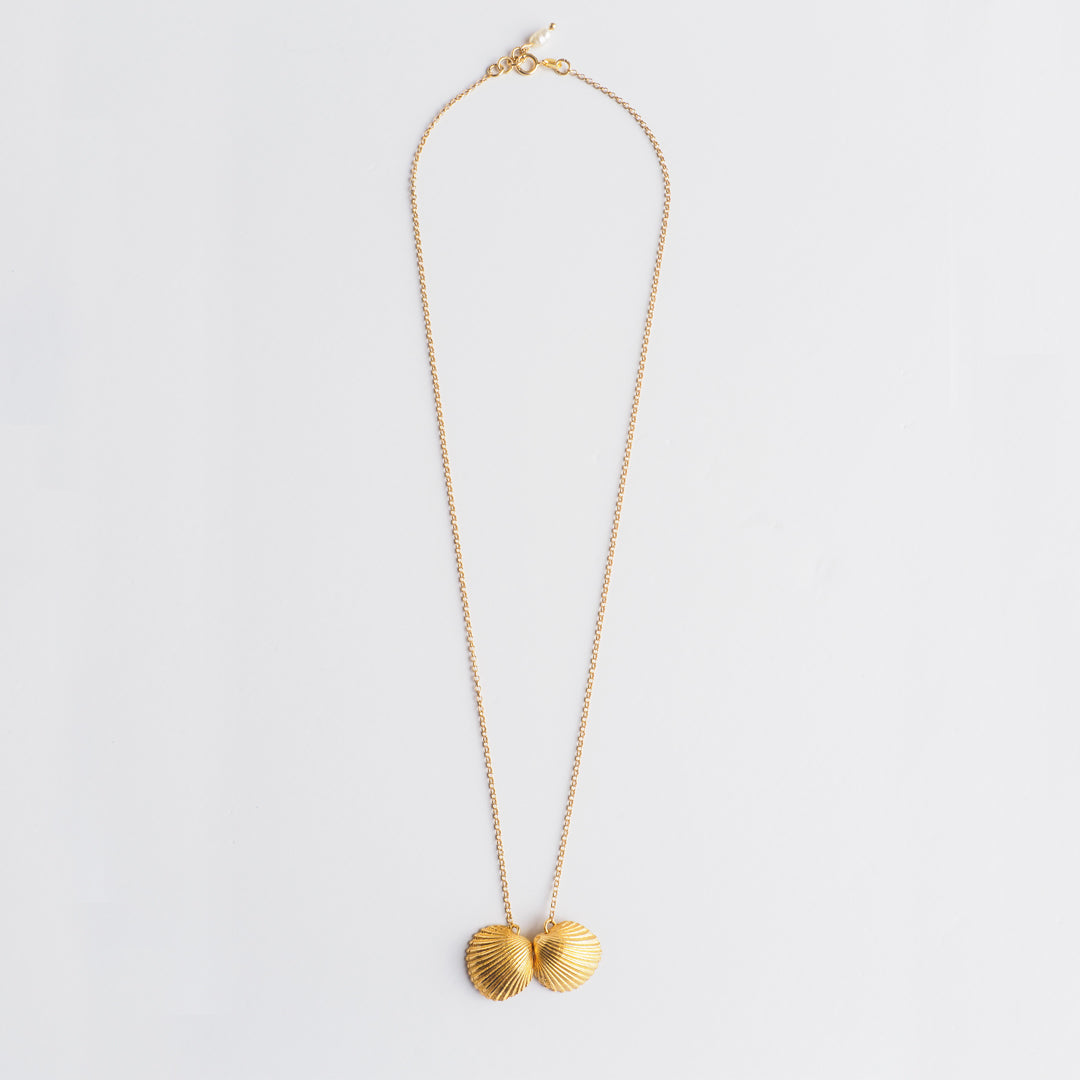 agapi-seastories-twin-oysters-collier-cha-ne-dor image 4